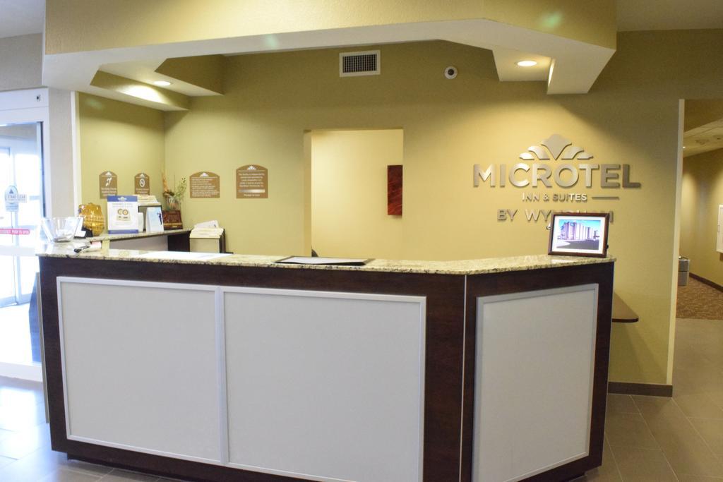 Microtel Inn And Suites Pecos Exterior photo
