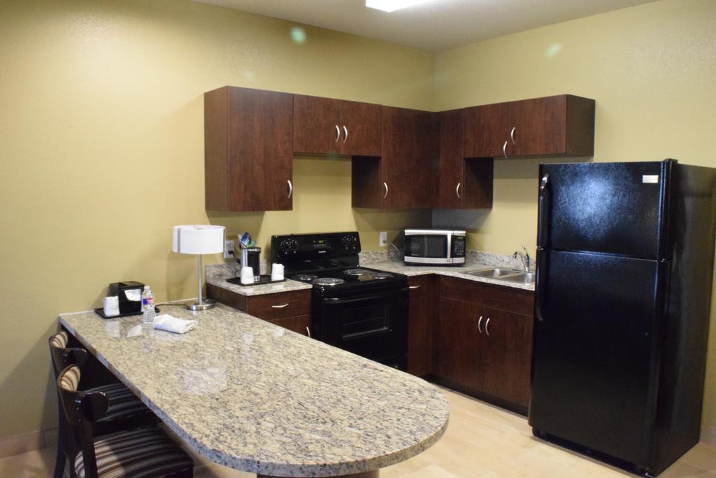 Microtel Inn And Suites Pecos Room photo