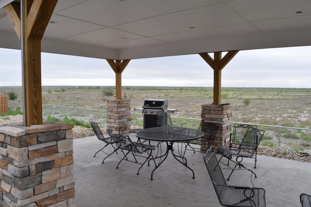 Microtel Inn And Suites Pecos Exterior photo